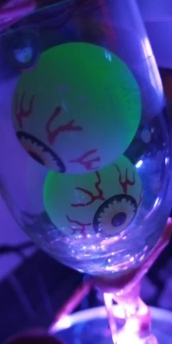 10pcs Glow in The Dark Eyeball Bouncy Balls - Halloween Horror Toys for Kids photo review