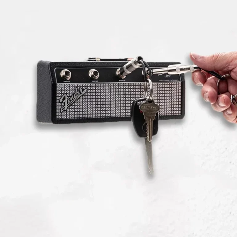 Retro Fender Radio Plug Key Holder: Stylish Wall-Mounted Zinc Alloy Organizer