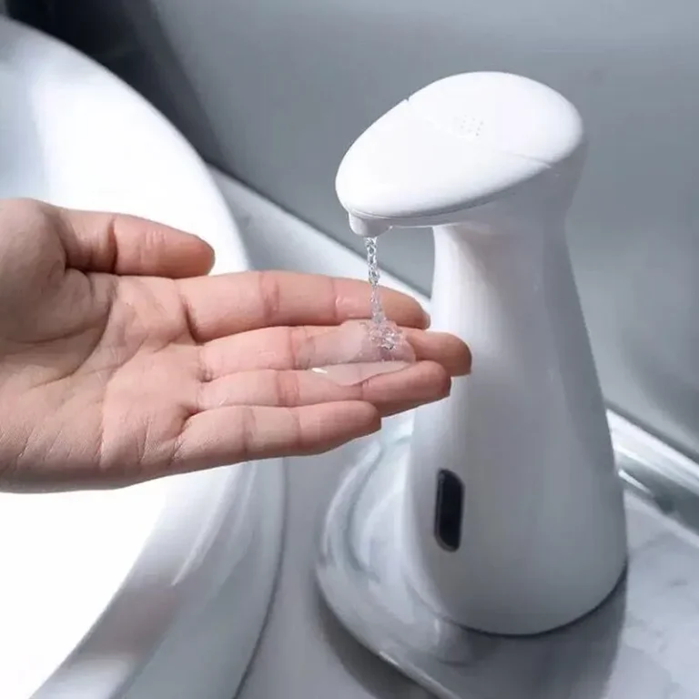 Automatic Hands-Free Soap Dispenser with 6-Month Battery - Sleek White Design